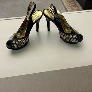 Heels Gianni Bini Black and Gold Peep-Toe Heels 8 Gorgeous!! Sexy